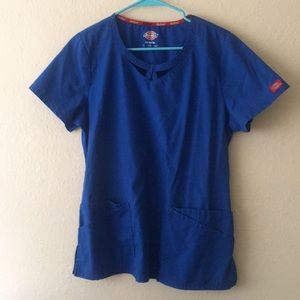 Dickies scoop neck scrip top